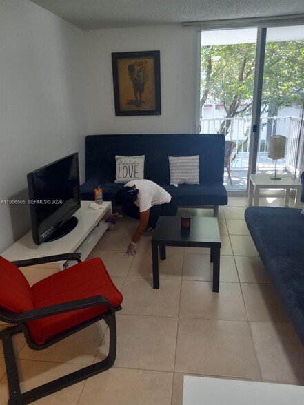 Building Photo - 800 N Miami Ave