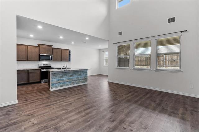 Building Photo - 606 Rawhide Way