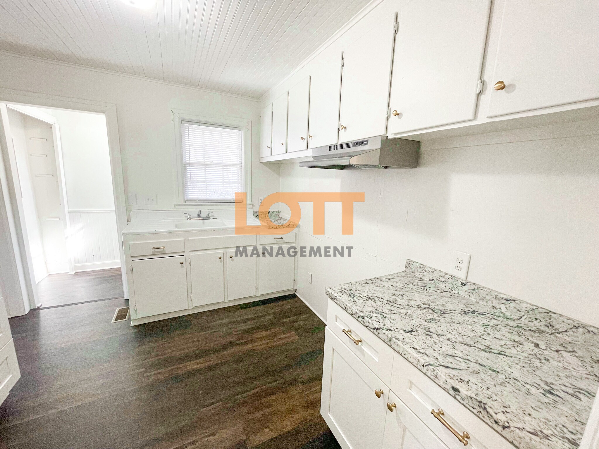 Building Photo - 10 Lowndes Ave