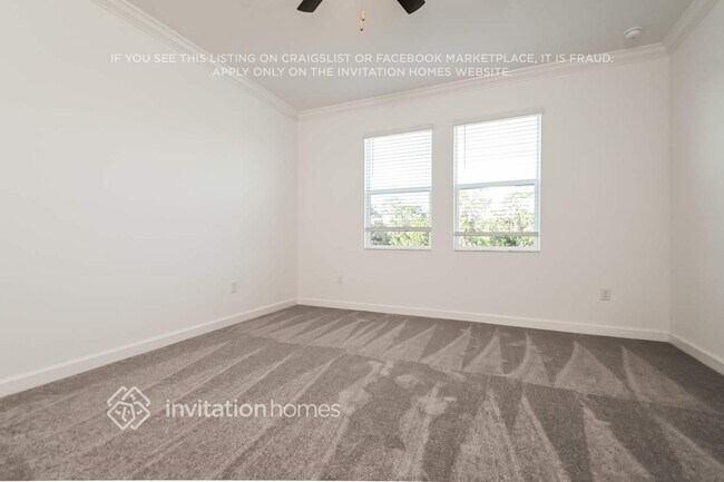 Building Photo - 14326 17 Ct E