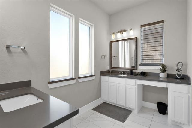 Building Photo - 7201 Avondale Dr