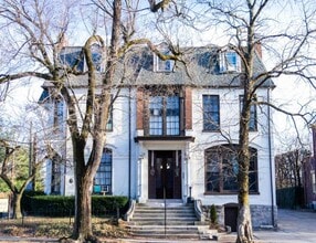 Building Photo - 262 N Broadway