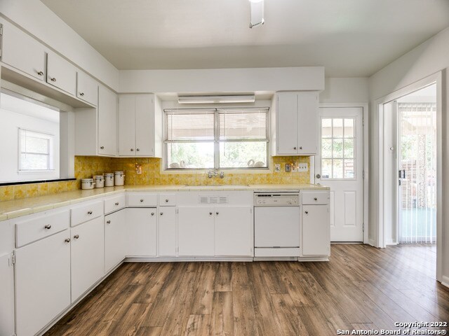 Building Photo - 600 Antler Dr