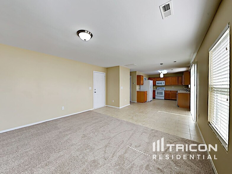 Building Photo - 2801 Buckleigh Dr