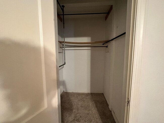 Building Photo - Plaza District / Classen 3 Bed Beauty!
