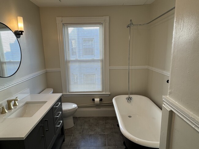 Bathroom - 119 Glendower Rd