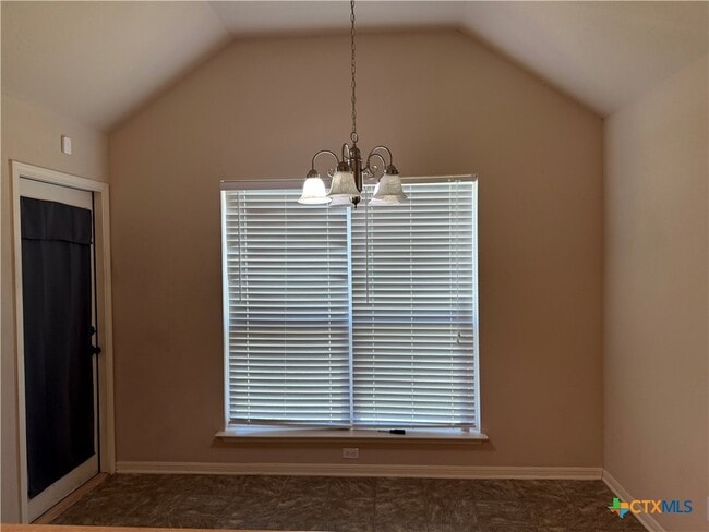 Building Photo - 5811 Alexandria Dr