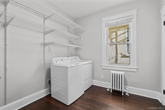 Building Photo - 40 Main St