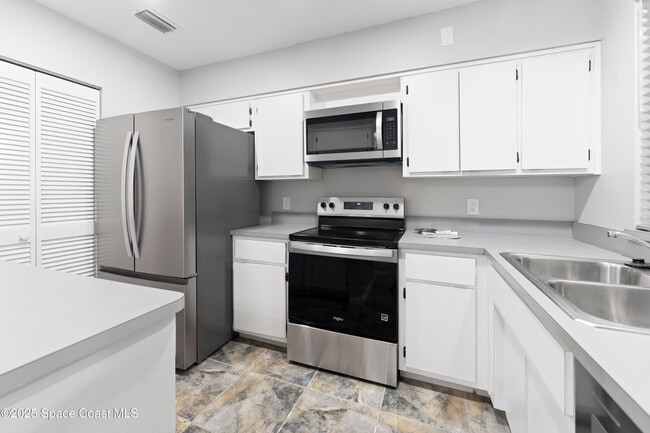 Building Photo - 1251 Beachside Ln