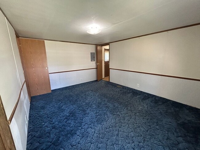 Building Photo - 3 Bed 2 Bath Mobile Home W/ Many Amenities...