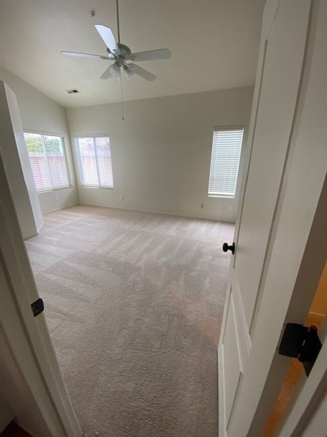 Building Photo - LAS PALMAS II 3 BED/ 2 BATH HOUSE FOR RENT