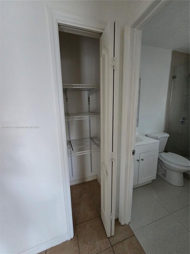 Building Photo - 14300 SW 152nd Pl