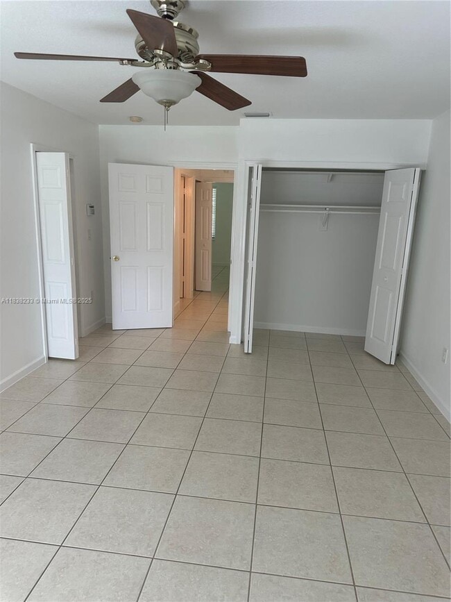 Building Photo - 16601 SW 92nd Ave