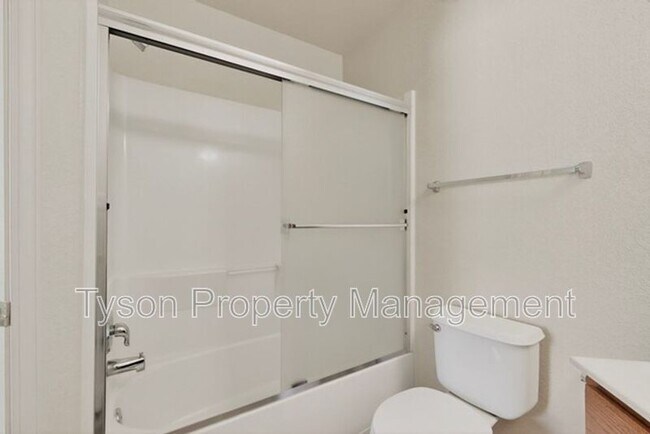 Building Photo - 5648 Valle Alegre Pl NW