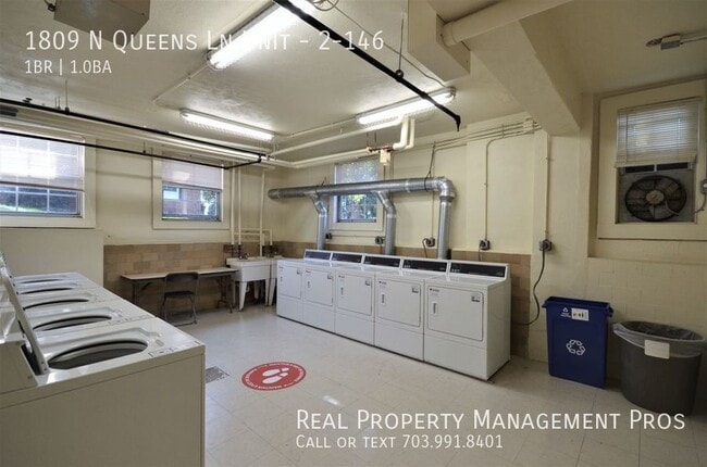 Building Photo - 1809 Queens Ln