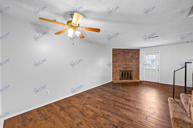 Building Photo - 9463 Olde Towne Row