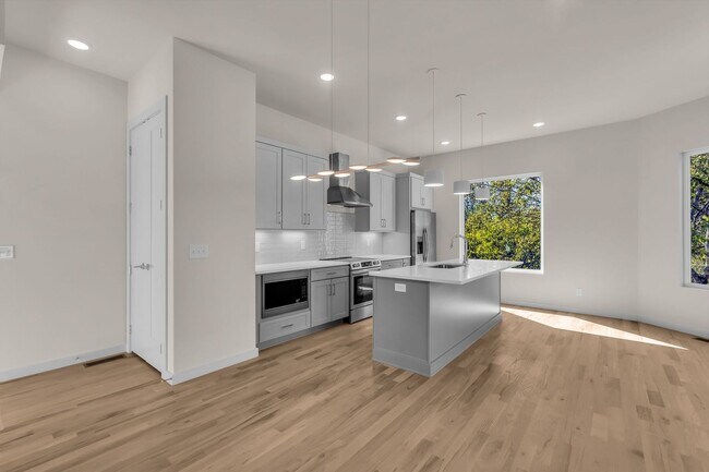 Building Photo - Amazing New Construction North Nashville!