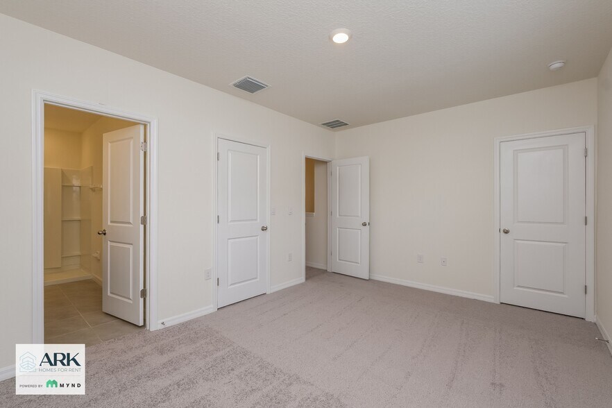 Building Photo - 2905 Suncoast Plains Dr