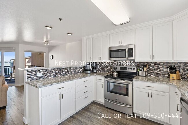 Building Photo - 2900 W Marina Dr