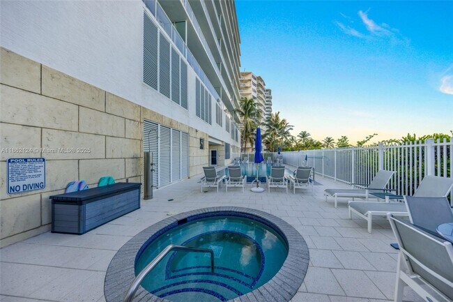 Building Photo - 704 N Ocean Blvd