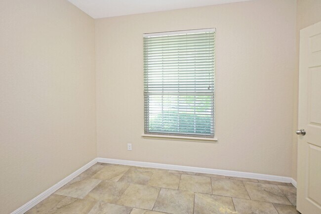 Building Photo - 2231 Hawk Dr