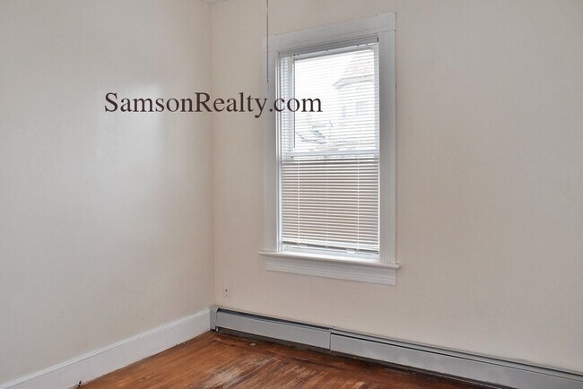 Building Photo - 177 Walnut St