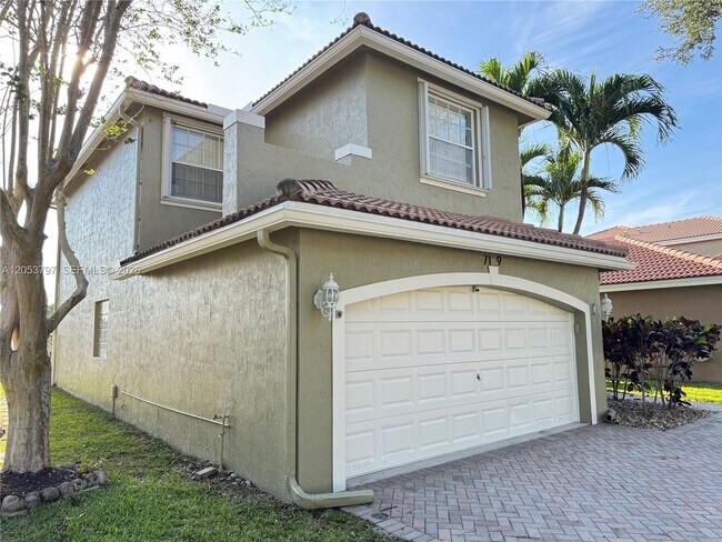 Building Photo - 7129 Crescent Creek Pl