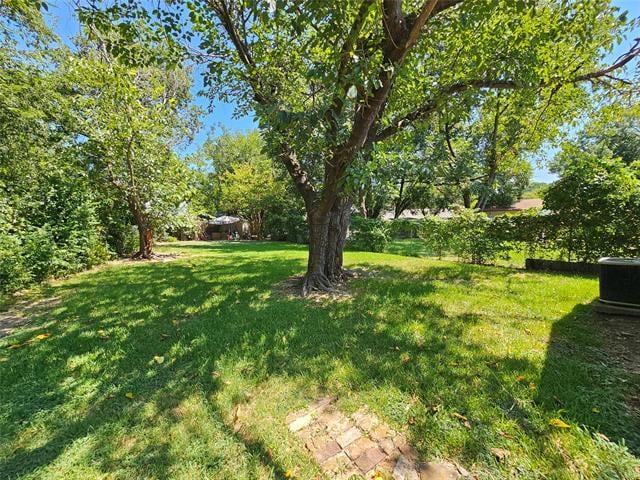 Building Photo - 10377 Country Club Dr
