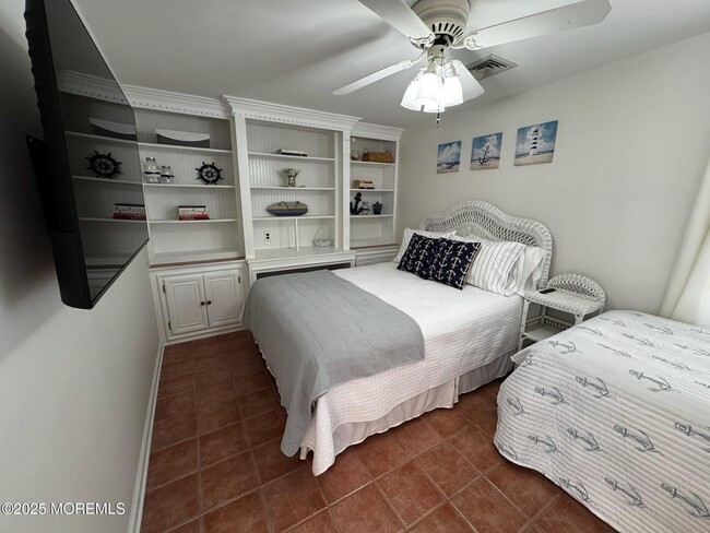 Building Photo - 106 Surf Dr