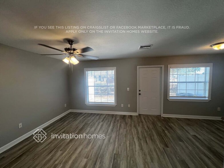 Building Photo - 102 Carol Susan Ln