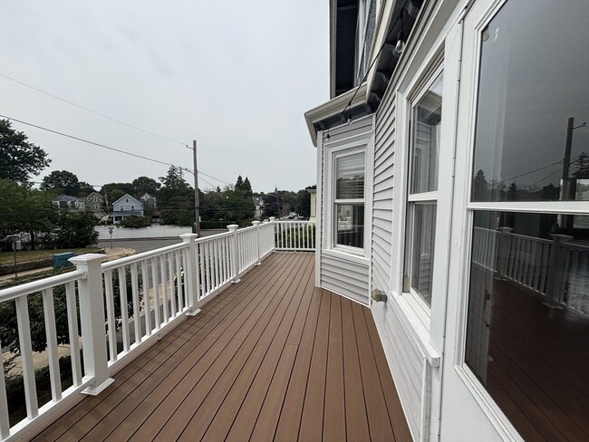 Building Photo - 603 High St