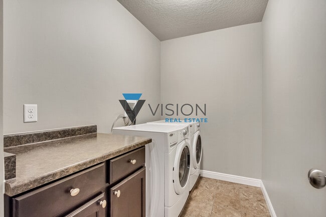 Building Photo - 3764 N Prairie Grass Dr