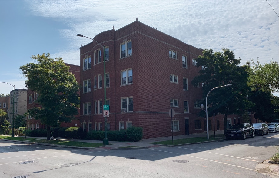 Building Photo - 1771 W Granville Ave