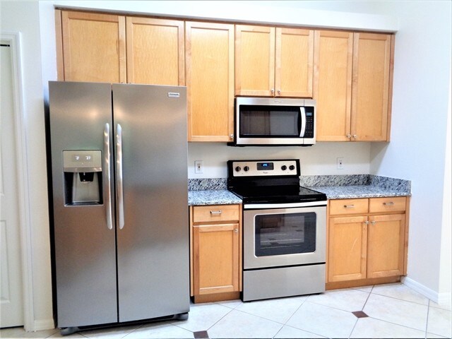 Building Photo - 3704 Lockridge Dr