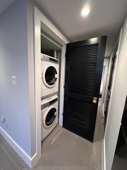 Building Photo - 2108 Flagler Pl NW