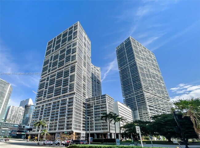Building Photo - 475 Brickell Ave