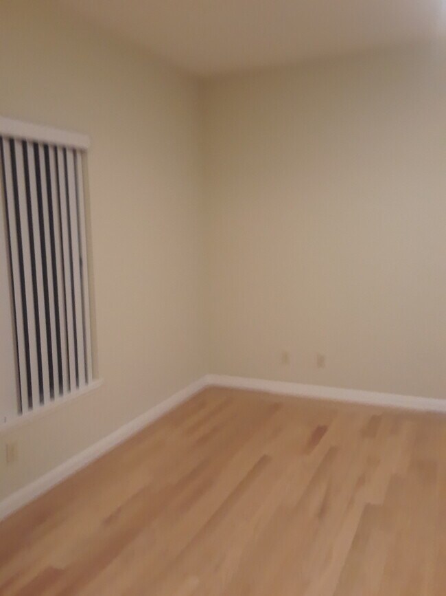 Building Photo - 473 34th Ave