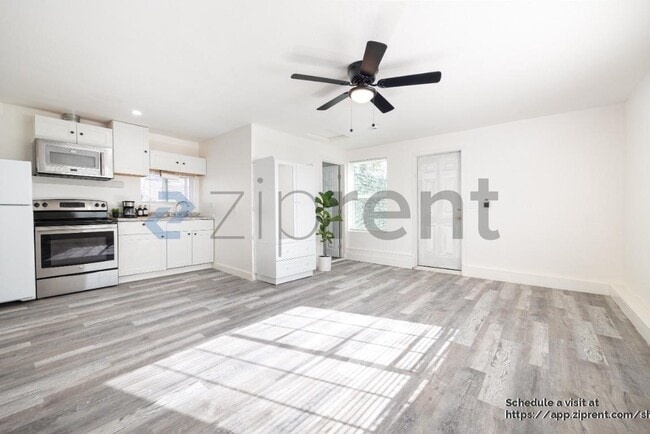 Building Photo - 4344 Keeler Ave