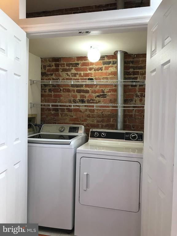 Building Photo - 1231 Linden Pl NE