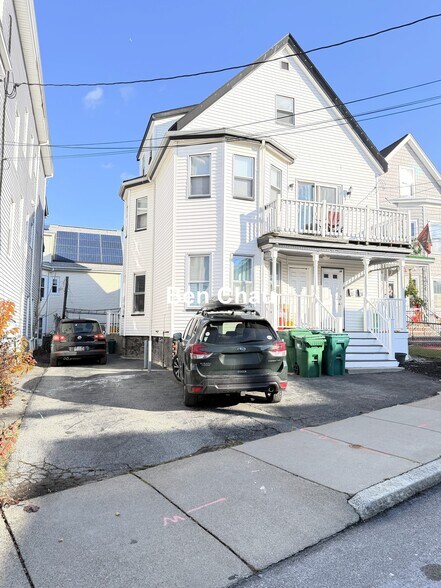 Building Photo - 68 Winchester St