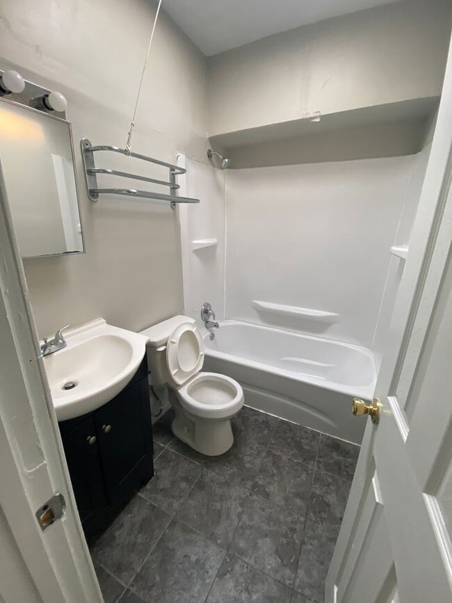 Building Photo - 351 Greenmount Ave