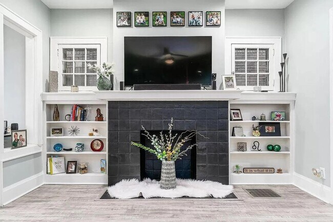 Building Photo - Renovated 2 Bed, 2 Bath Near Nationwide Hospital - Pet Friendly!