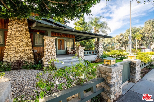 Building Photo - 2544 3rd St