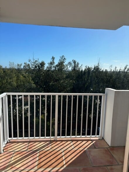 Building Photo - 1300 NE Miami Gardens Dr