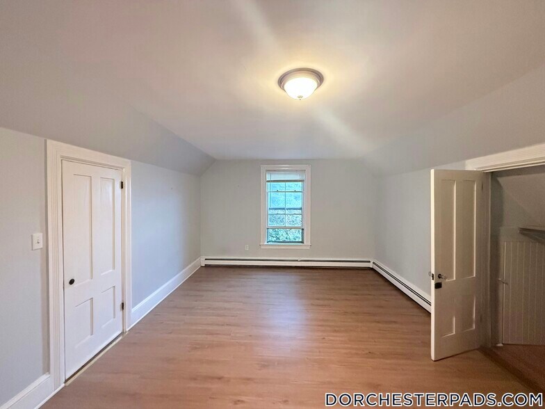 Building Photo - 25 Monadnock St