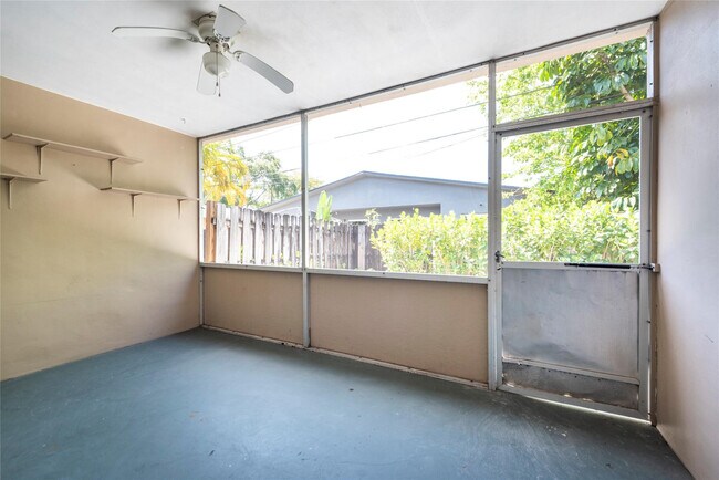 Building Photo - 930 Mandarin Is
