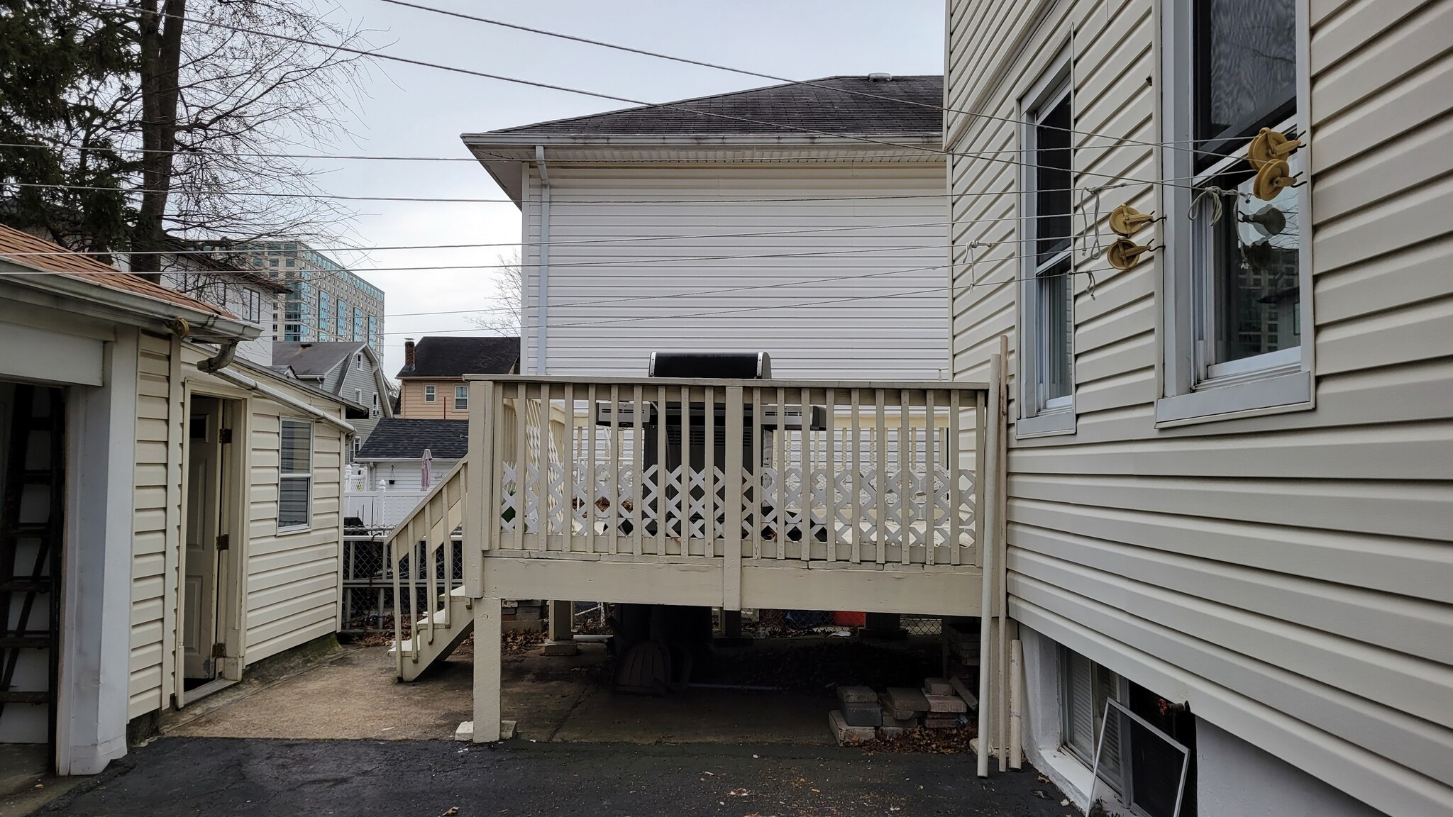 Rear deck - 768 Florence Pl