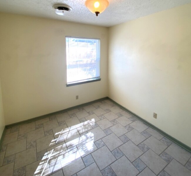 Building Photo - AVAILABLE NOW; APPLY AT OUR WEBSITE TODAY!!