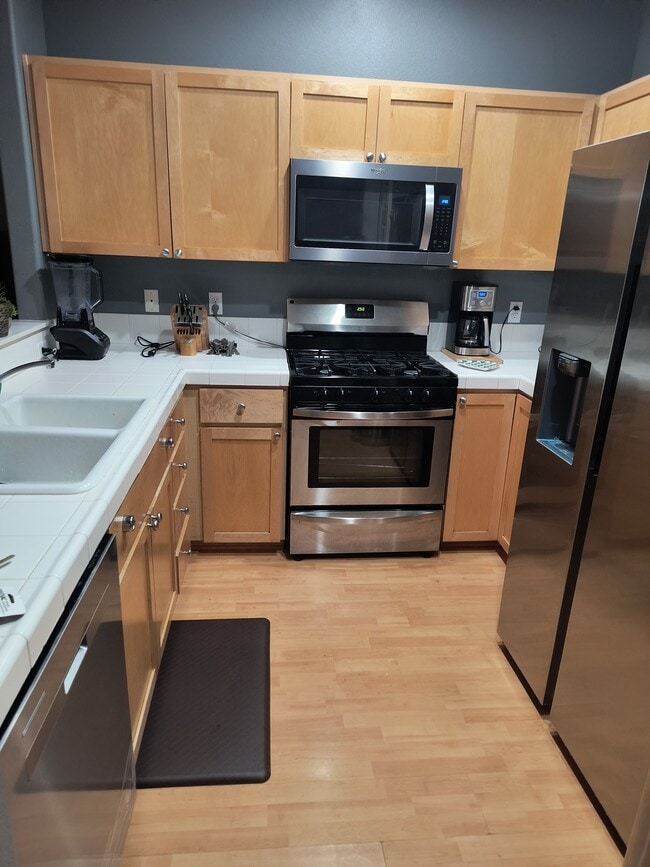 Kithchen - 6334 SW Vinwood Ter