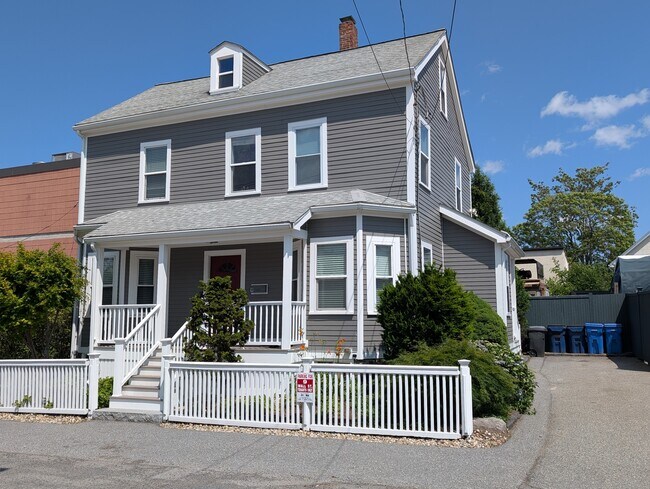 Building Photo - 9 Wall St